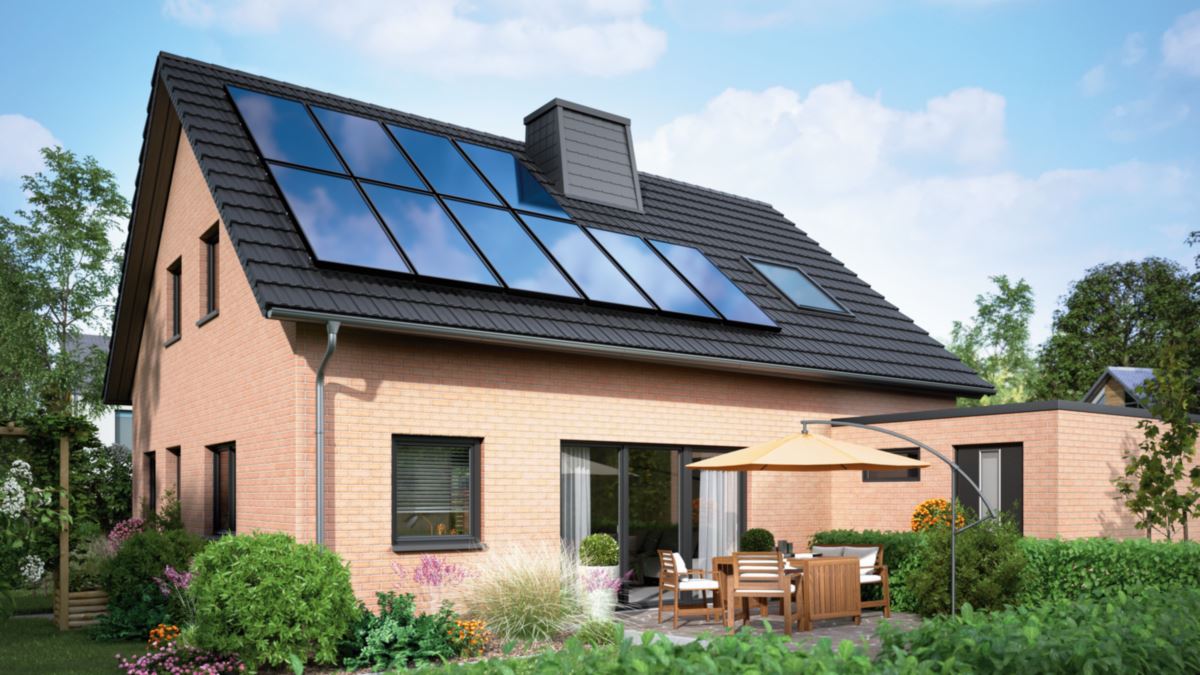 Photovoltaik-Anlage Viessmann Vitovolt 300 auf einem Einfamilienhaus (Bild: Viessmann)